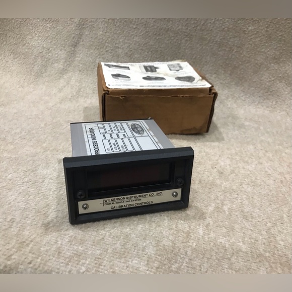 Wilkerson DIS471 Process Indicator 115VAC 420mADC
Digital 
Calibration Controls - Picture 13 of 13